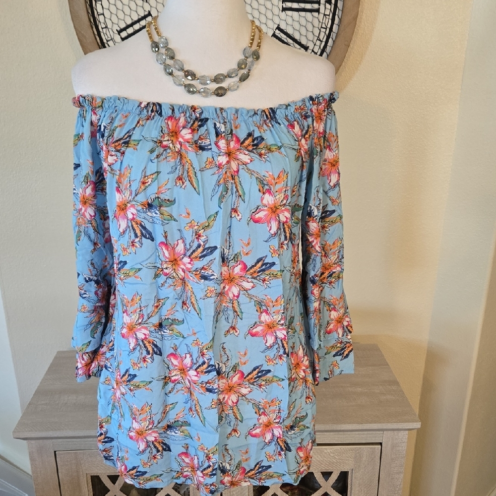 Beautiful Floral Off-Shoulder Long Sleeve Top With 3/4 Layer Sleeve